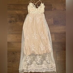 Umgee Nude Maxi Dress w/ Sheer Lace Overlay Boho Romantic Whimsical Women’s S